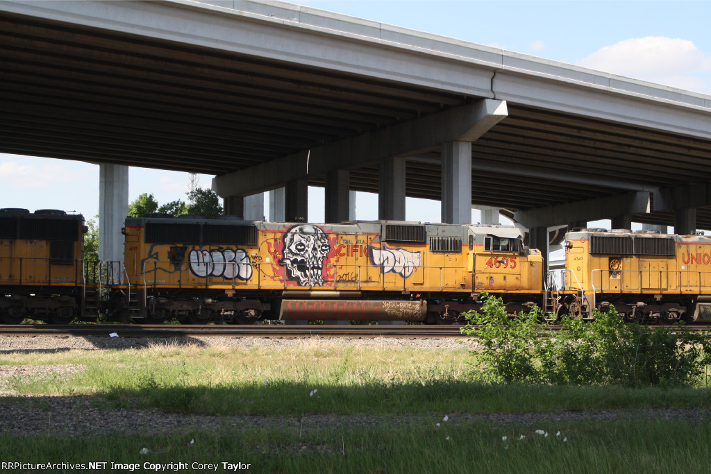 UP 4695